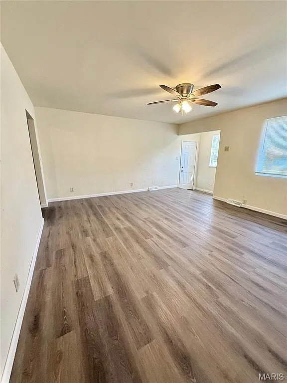 2 bed, 1.0 bath, 972 sqft, $1,195 — Photo 4