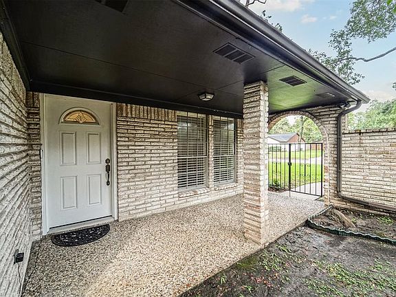 3rd image of 1006 Woodchurch Lane