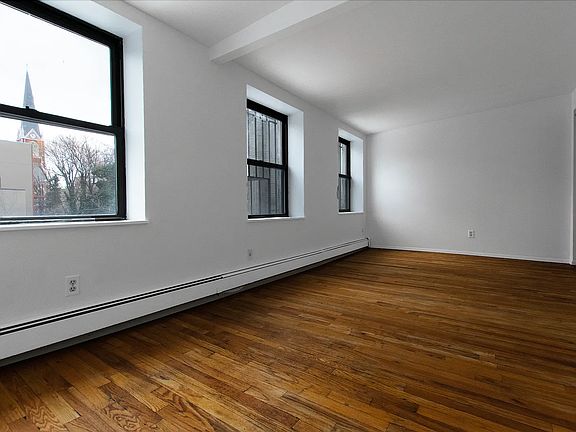 2nd image of 271 Columbia St APT 3