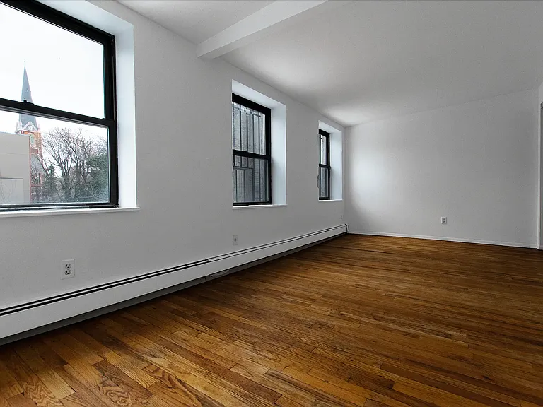 271 Columbia St #3 — Photo 2