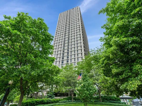 1960 N Lincoln Park W APT 2402, Chicago, IL 60614