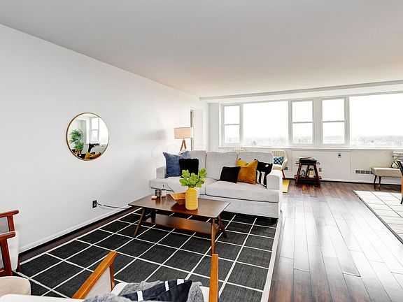 3rd image of 1620 E Broad St #905