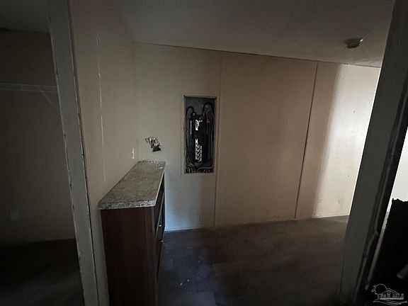 4th image of 6232 Wyndotte Rd