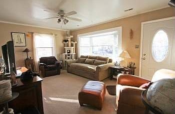 5th image of 764 Logan Ave