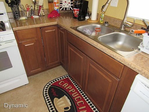 3rd image of 2109 Manzana Way