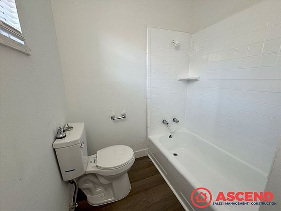 3rd image of 214 Beardsley Ave #11