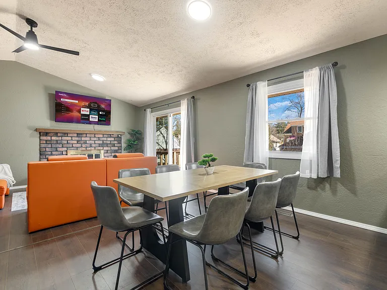 625 Robert Ave — Photo 11