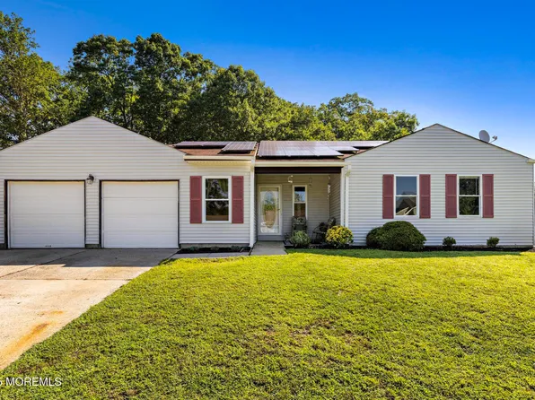 91 Concord Circle, Howell, NJ 07731