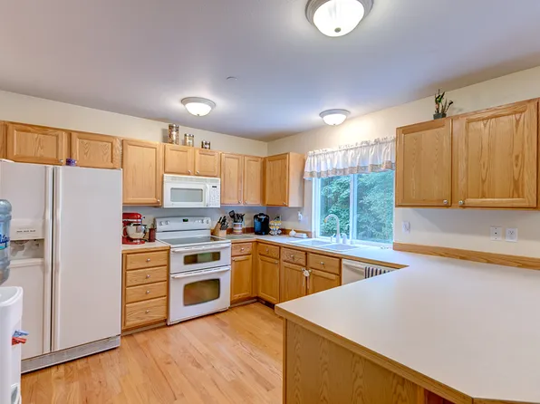 9526 S 221st Pl, Kent, WA 98031