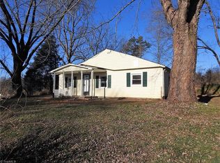 422 Hilltop Cir, Ronda, NC 28670