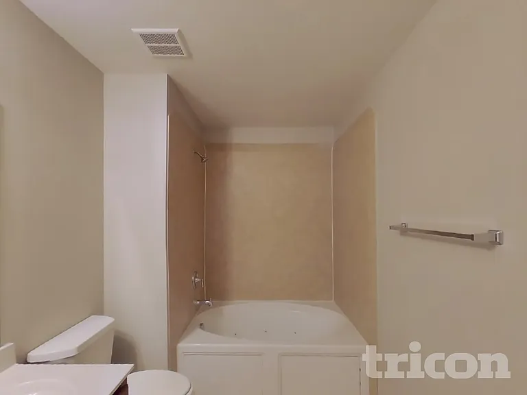 1326 Foster St — Photo 8