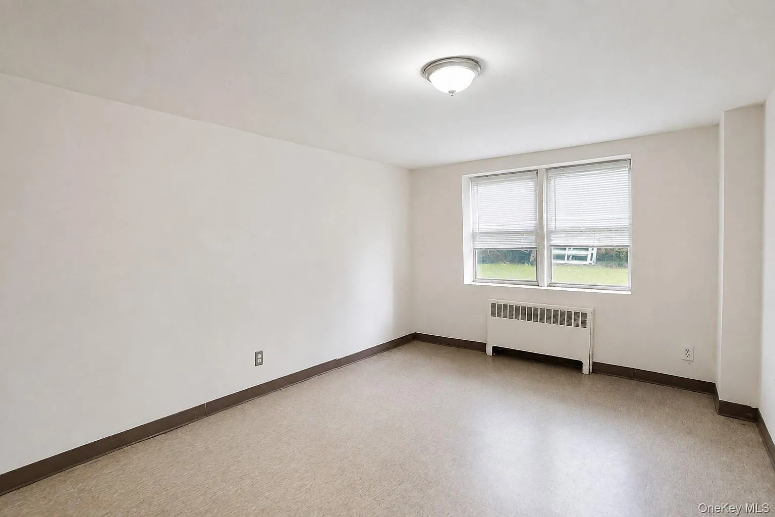 1 bed, 1.0 bath, 700 sqft, $1,975 — Photo 3