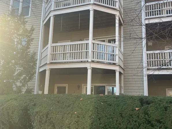 23 Randolph Pl APT 201, Northampton, MA 01060
