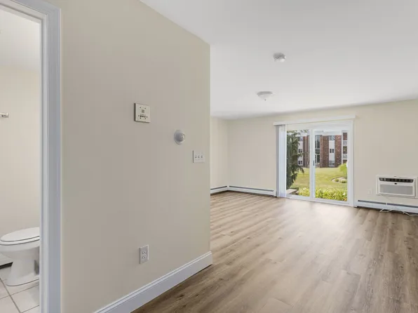 Parkway Cedarhurst Apartments