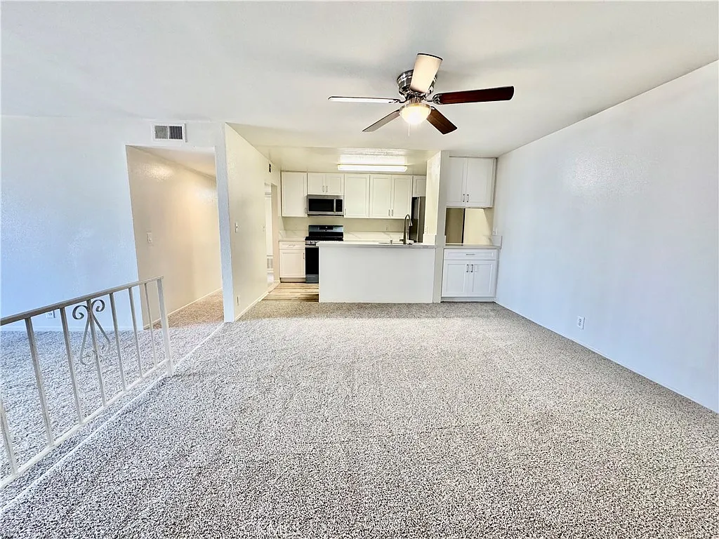 2501 S El Camino Real — Photo 4