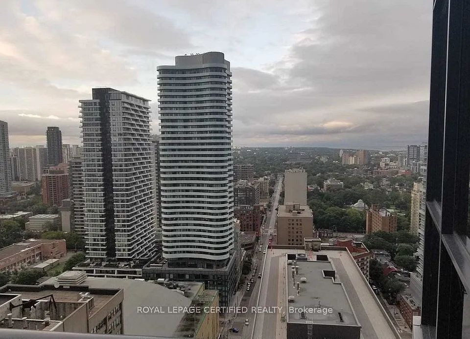 25 Carlton St #3306
