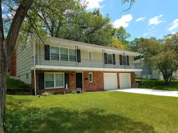 9143 Switzer St, Overland Park, KS 66214