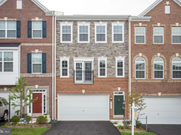 9029 Christina Pl, Manassas Park, VA 20111