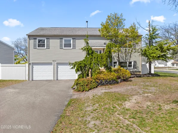 1064 Tralee Drive, Toms River, NJ 08753