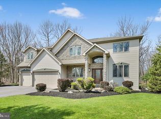 34 Golfwood Dr, Hazleton, PA 18202