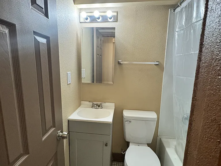 2600 Lake Ave #13 — Photo 8