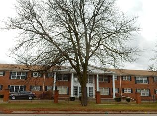 25301 Five Mile Rd APT 122, Redford, MI 48239