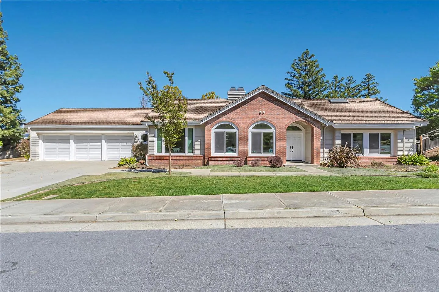 11570 Upland Way photo 1