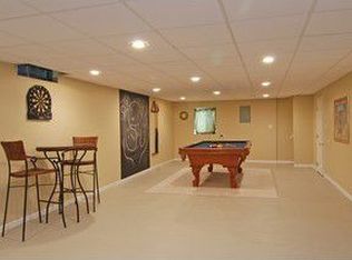 2650 Moss Ln, Aurora, IL 60504