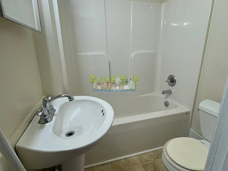 425 Wellons St — Photo 13