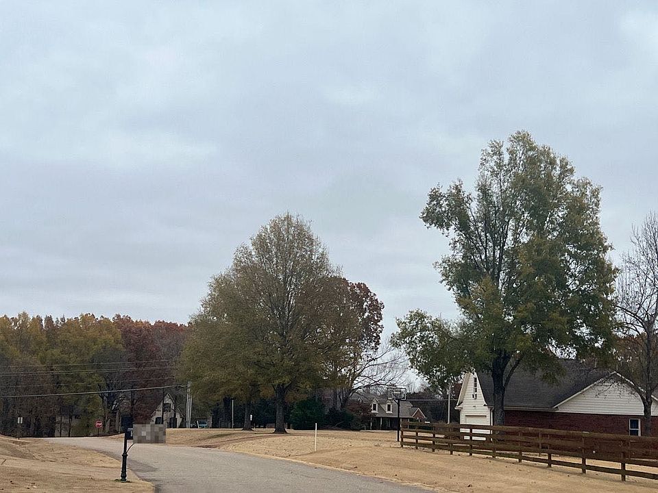 2nd image of 120 Oak Hill Ln