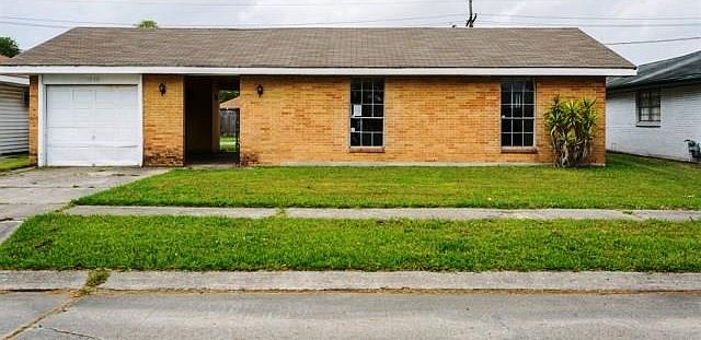 1st image of 1949 Green Oaks Dr