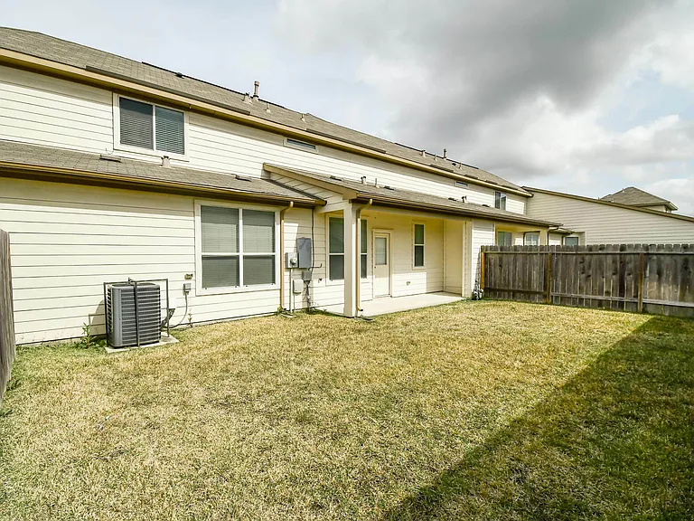 12406 Roy Mix Bohn Ln — Photo 5