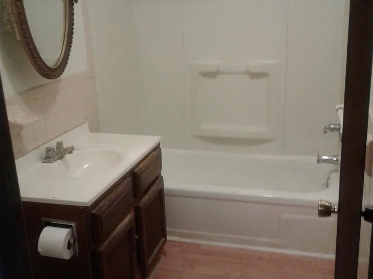 114 S Ferry St #3 — Photo 2