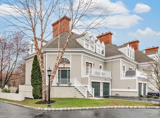 450 Center St APT 1, Fairfield, CT 06890