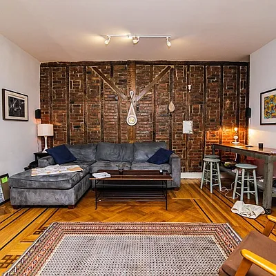 Rented by Nooklyn NYC LLC | media 43