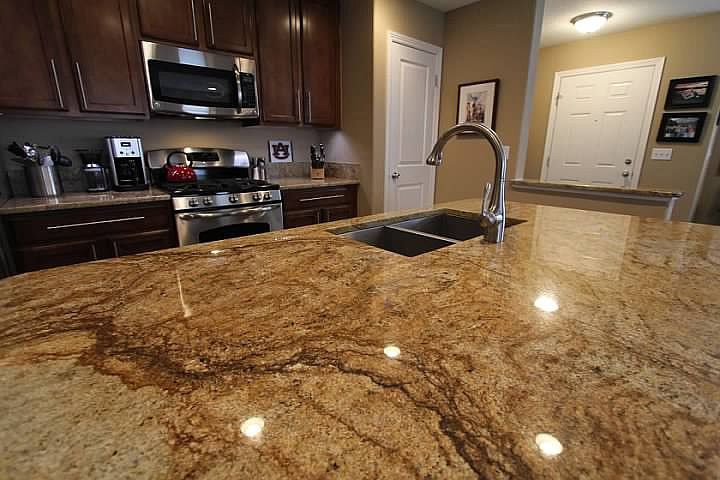 1st image of 2120 Willow Ct