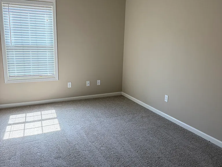 2419 Belltown Dr SW — Photo 3