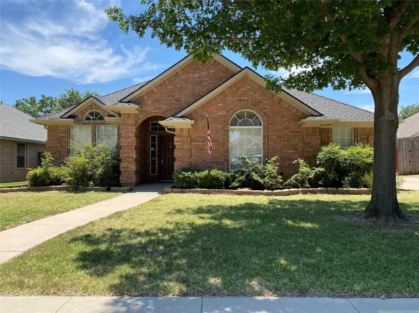 9116 Hialeah Cir S, Fort Worth, TX 76182