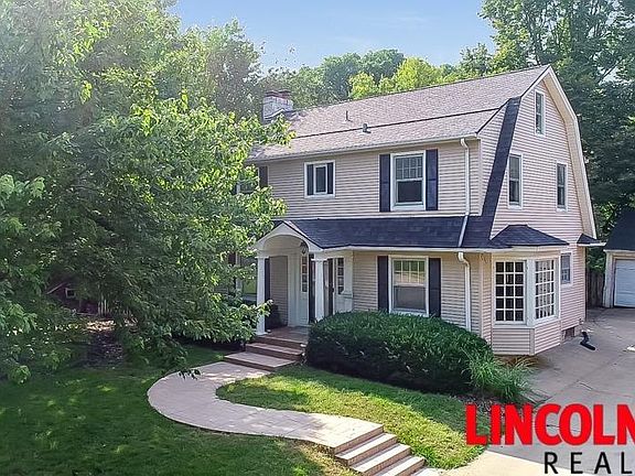 2nd image of 3009 Jackson Dr