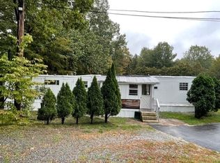 11 E Kittredge Rd, Shirley, MA 01464