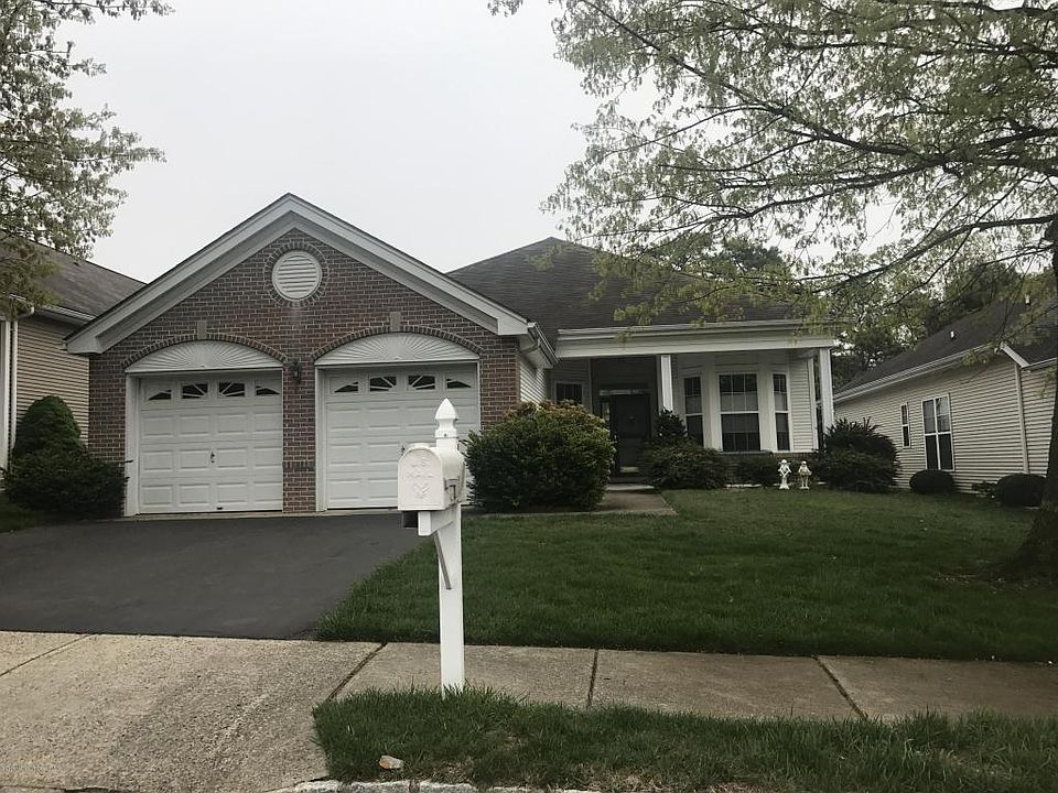 1st image of 6 Greenways Ln