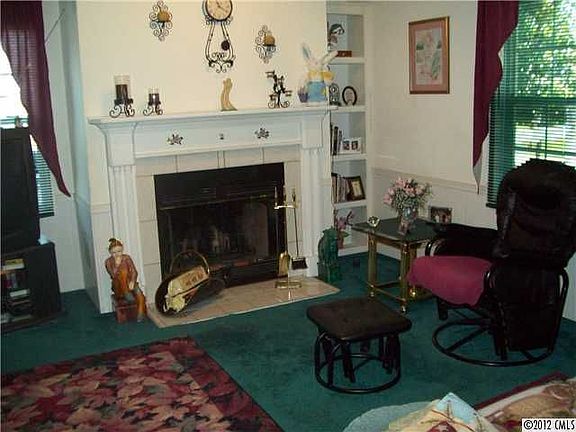 3rd image of 120 Abruzzo Ln
