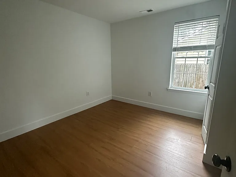 2608 S Allen Dr — Photo 6