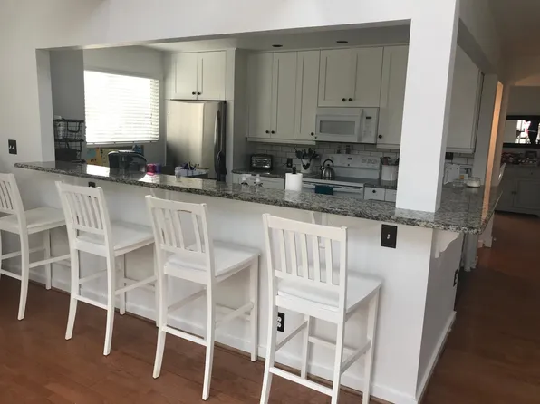 633 Surfside Ave, Virginia Beach, VA 23451