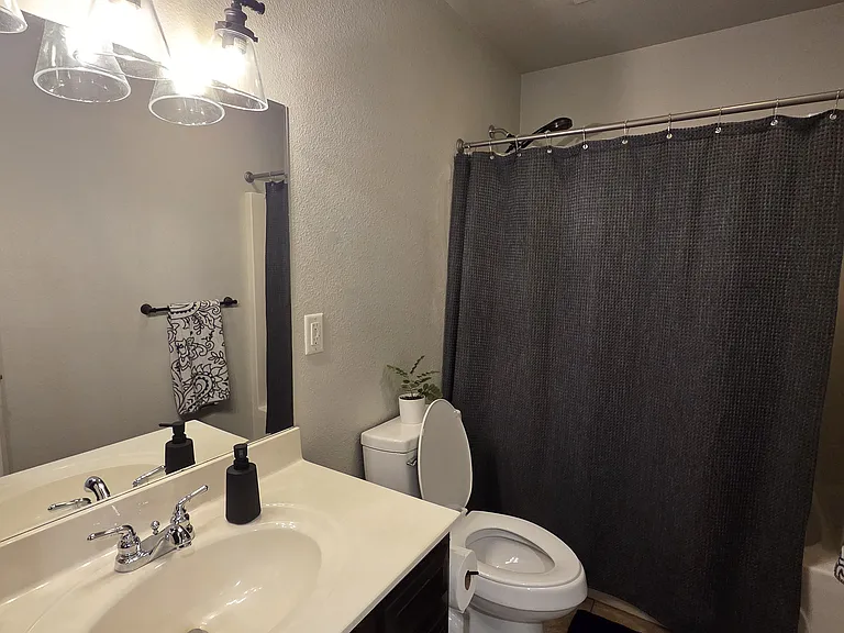 907 SW River Rock St — Photo 20