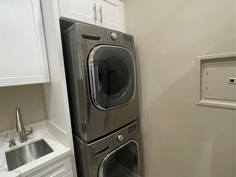 7524 Fountain Ave — Photo 3