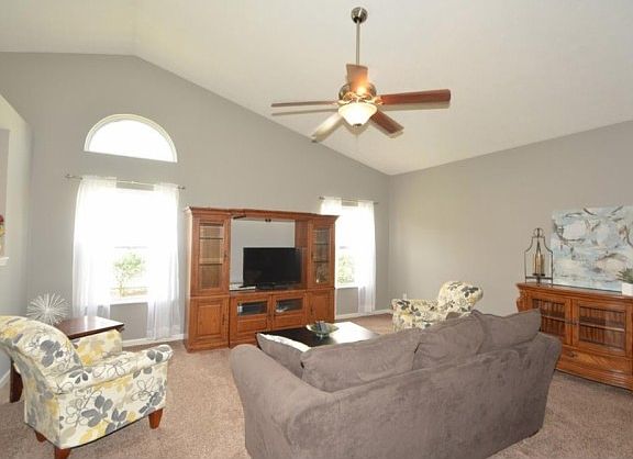 3rd image of 6271 Canterbury Dr
