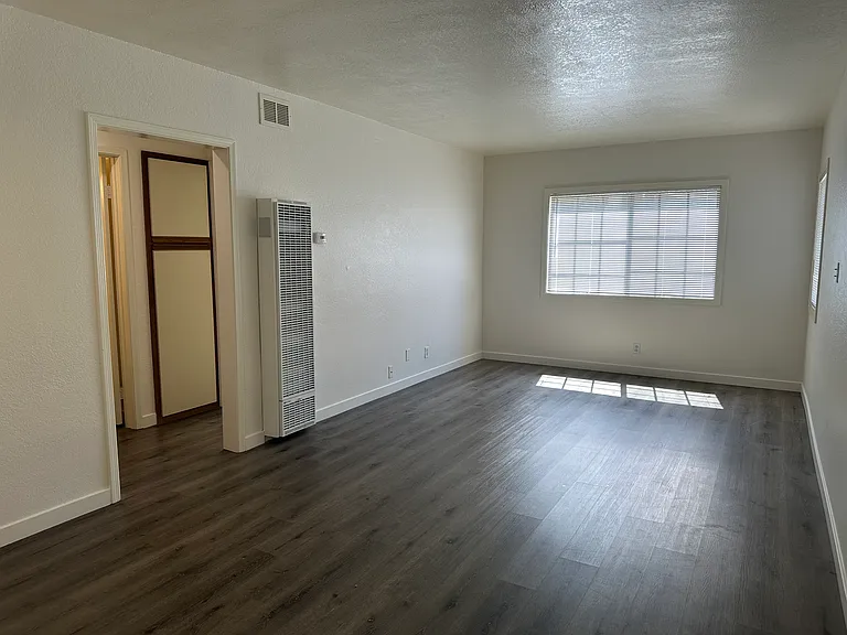 3954 Hortensia St #3954 — Photo 5
