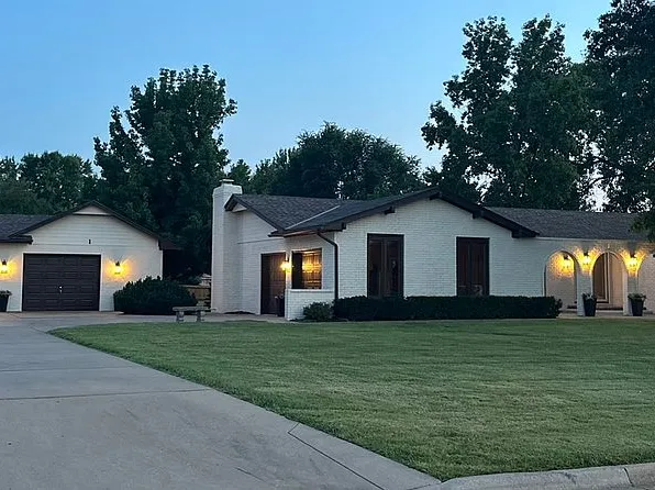 1 Woodland Dr, Augusta, KS 67010