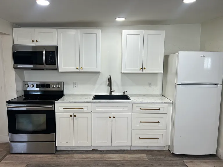 620 Poplar St #1 — Photo 4